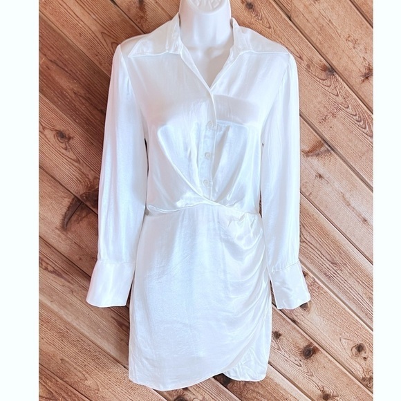NWT Zara Satin Effect Mini Dress Long Sleeve White Sexy V Neck Collared Button S - Picture 4 of 12